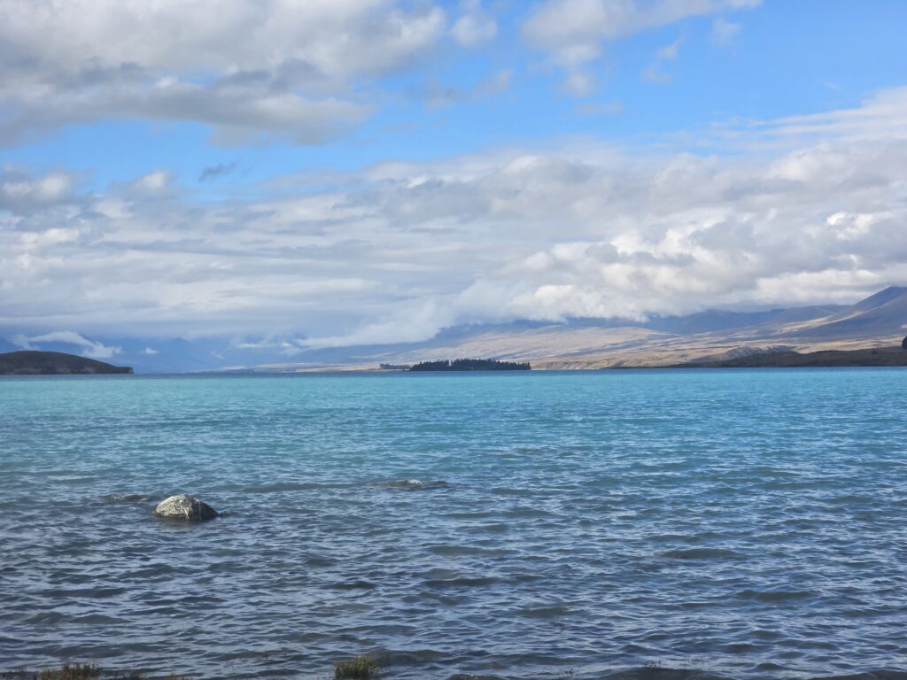 蒂卡波湖