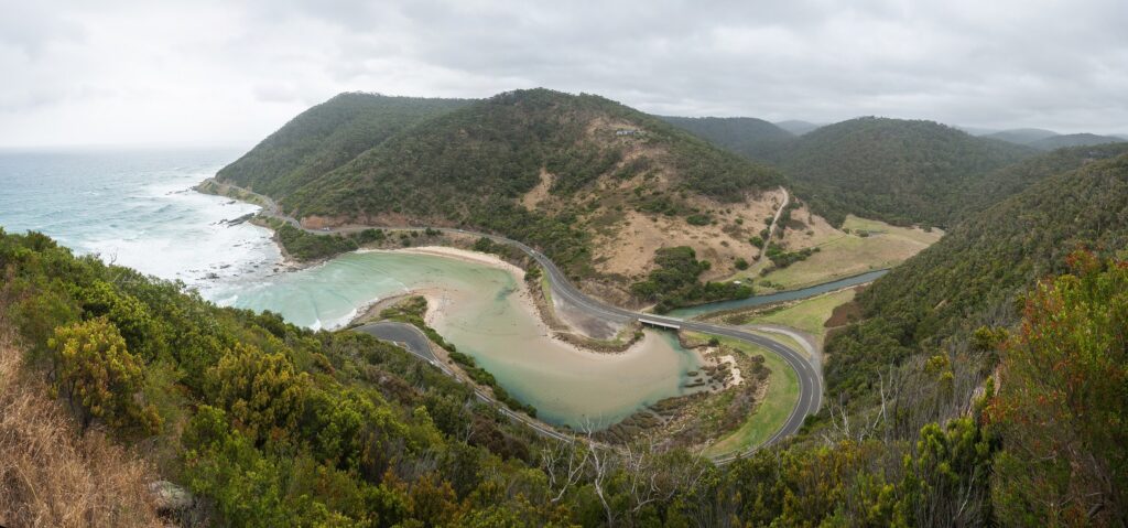从洛恩Teddy’s Lookout俯瞰大洋路、河口与海岸
