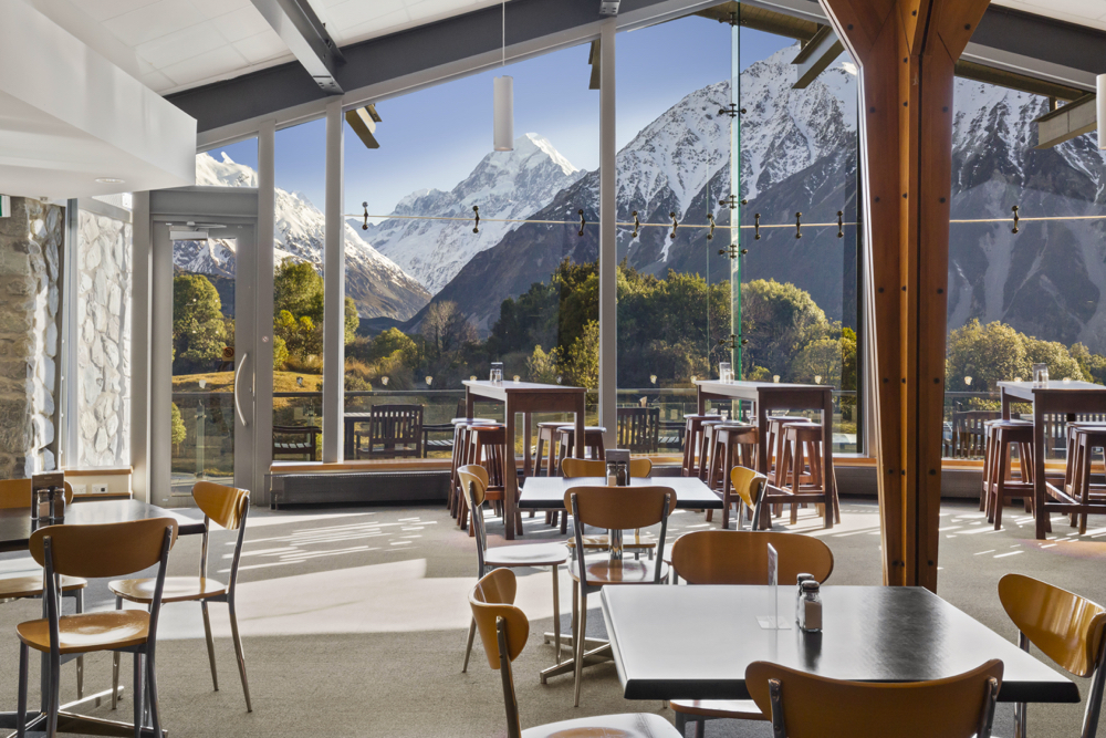 Sir Edmund Hillary Café 的日间用餐空间